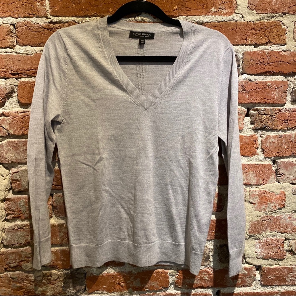Banana Republic Wool Sweater - Picture 2 of 4